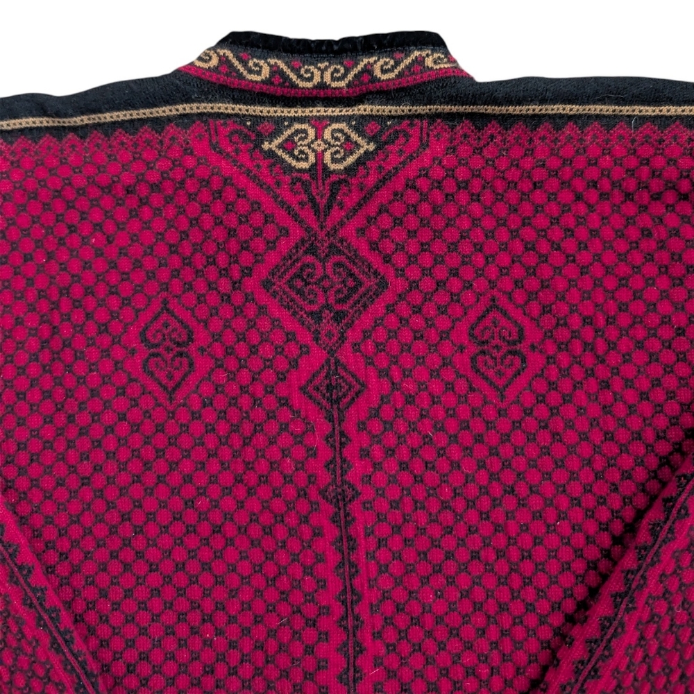 SKJÆVELAND Norway 100% Pure Wool Cardigan | Pewter Hooks | Red Nordic Heart MED - Picture 7 of 13